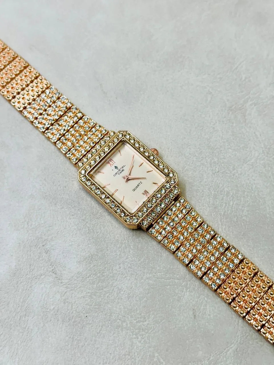Women's Crystal Watch Golden Slim Dial Daily Wear
